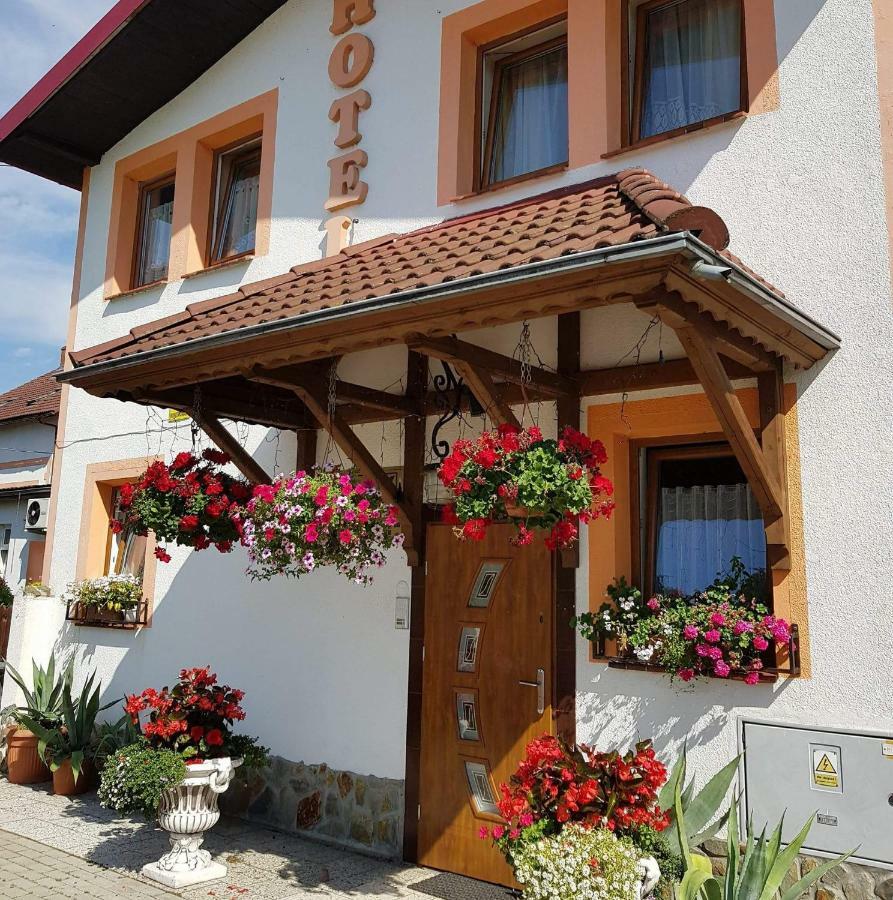 Hotel Zaulek Olszyna  Ngoại thất bức ảnh