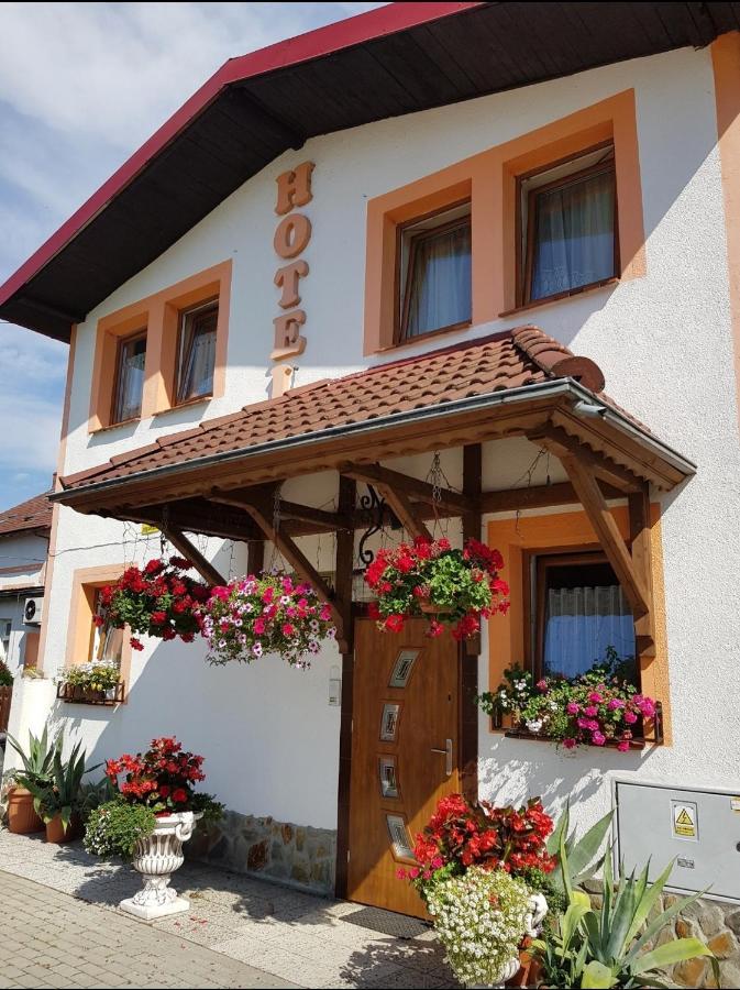 Hotel Zaulek Olszyna  Ngoại thất bức ảnh